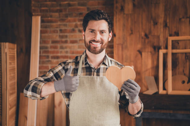 نجار بالخبر